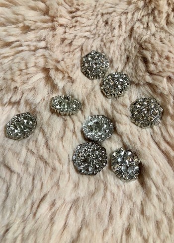 İncili Düğmler - Görsel 4