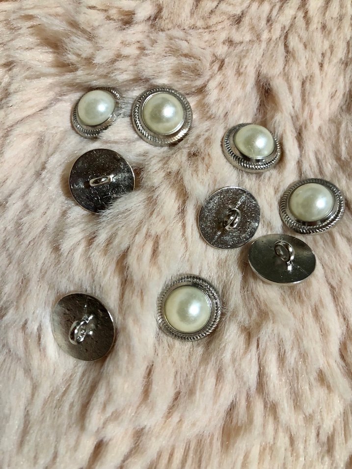 İncili Düğmler - Görsel 3