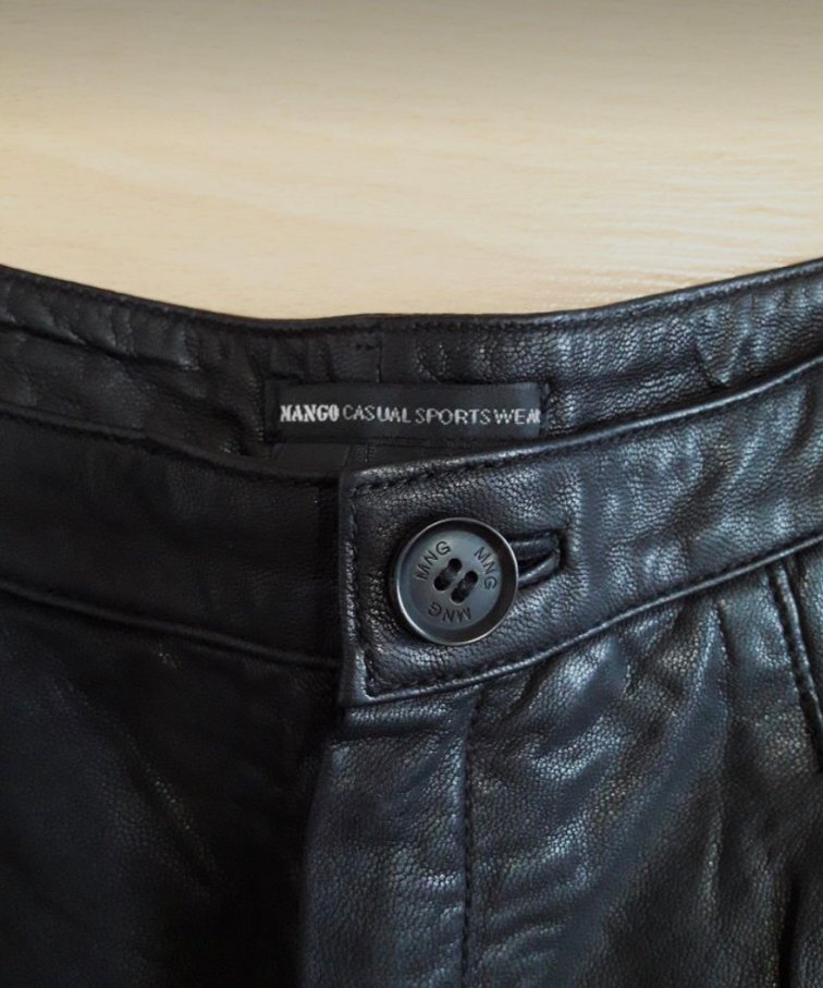 Kadın Siyah Deri Kemerli Mini Şort - Görsel 2