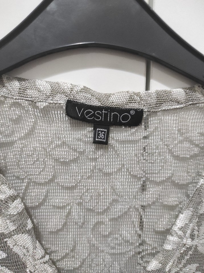 Gri Dantel V Yaka Kolsuz Kadın Bluz - Görsel 2