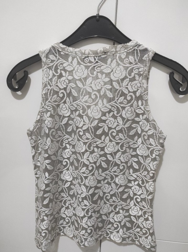 Gri Dantel V Yaka Kolsuz Kadın Bluz - Görsel 3