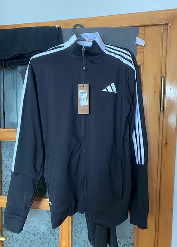 Adidas l