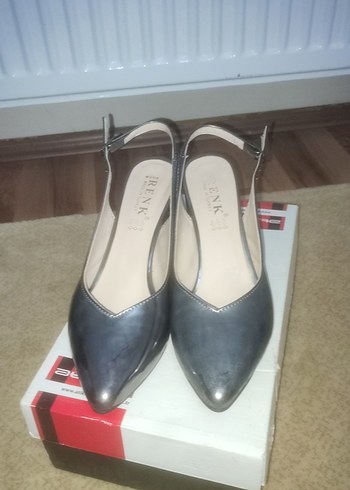 Gri Metal Tokalı Kadın Topuklu Ayakkabı - Görsel 3