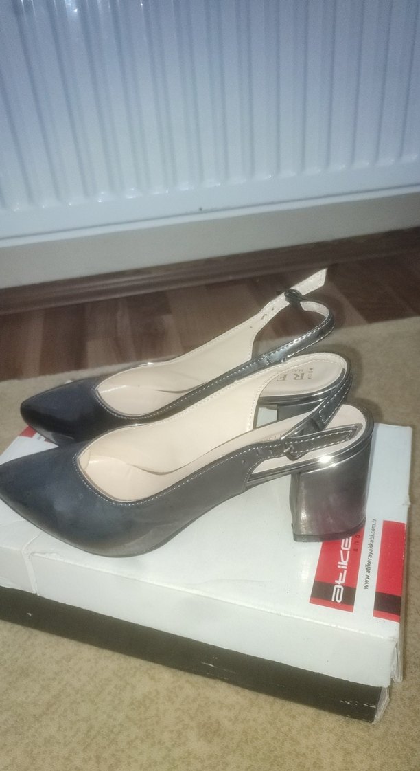 Gri Metal Tokalı Kadın Topuklu Ayakkabı - Görsel 4