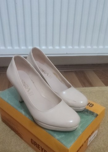 Beyaz Stiletto Topuklu Kadın Ayakkabı - Görsel 2