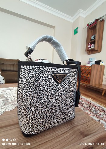 Parlak  pradanin sıfır cantasi - Görsel 2