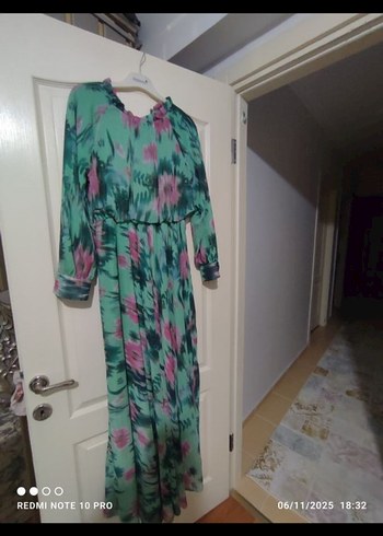 Uzun Kollu, V Yakalı, Pilili Bohem Elbise - Görsel 2