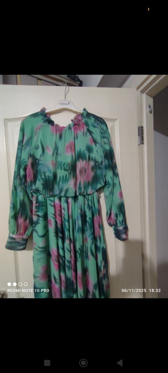 Uzun Kollu, V Yakalı, Pilili Bohem Elbise - Görsel 3