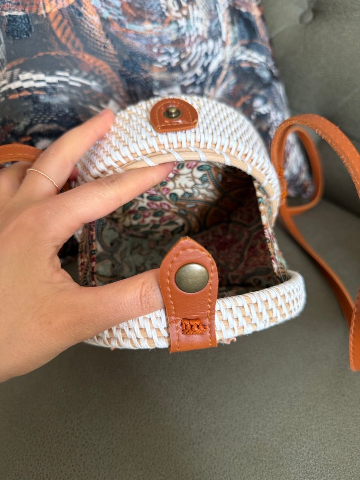 Boncuk Detaylı Yuvarlak Örgü Çapraz Çanta - Görsel 3