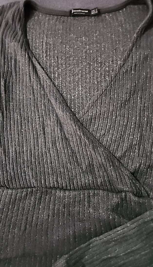 Gri V Yakalı Pilili Kadın Triko Kazak - Görsel 2