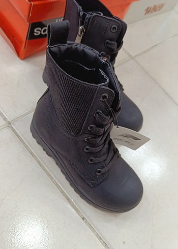 çocuk Siyah Yüksek Topuklu Lastik Bot - Görsel 2