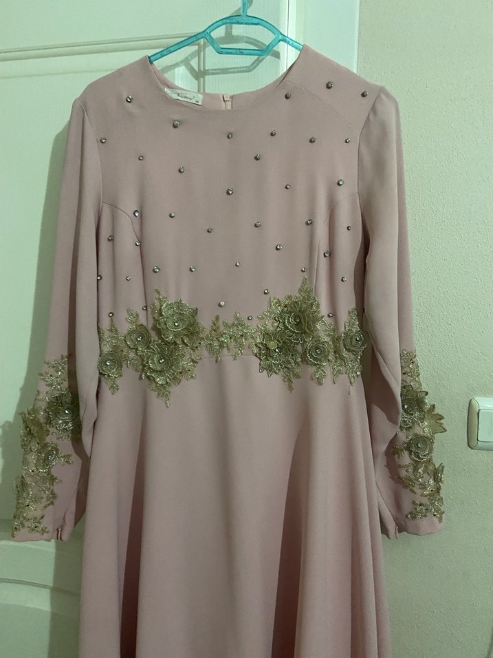 Dantel İşlemeli Pembe Uzun Kollu Nişan Elbisesi - Görsel 3