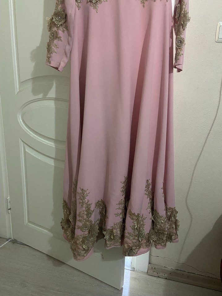 Dantel İşlemeli Pembe Uzun Kollu Nişan Elbisesi - Görsel 4