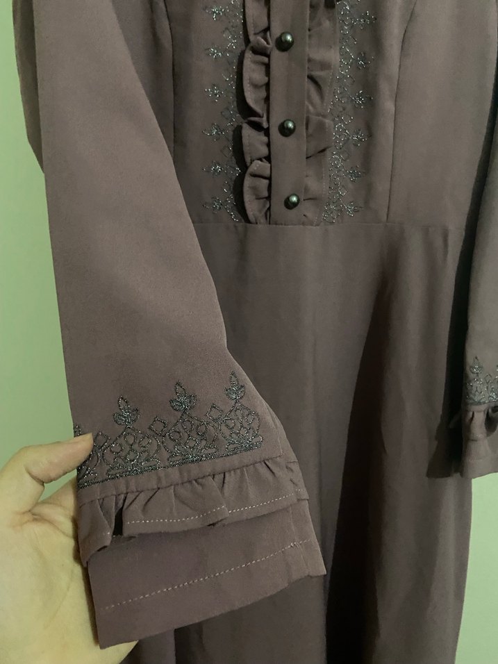 Mor Nakışlı, Fırfırlı Uzun Kollu Elbise - Görsel 3