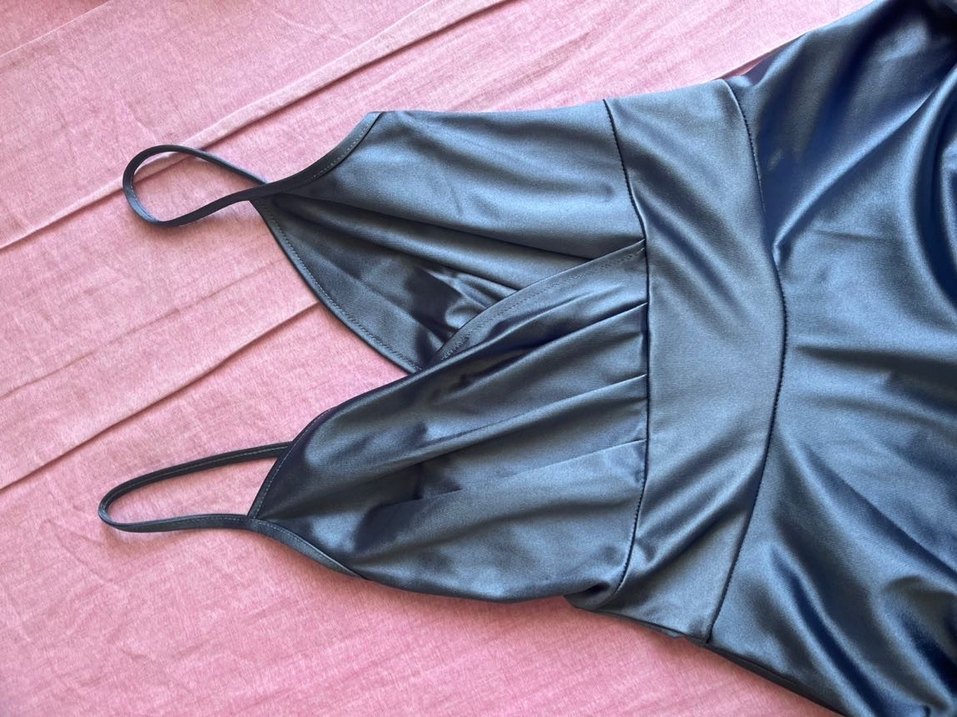 V Yakalı Drapeli Uzun Mavi Abiye Elbise - Görsel 3