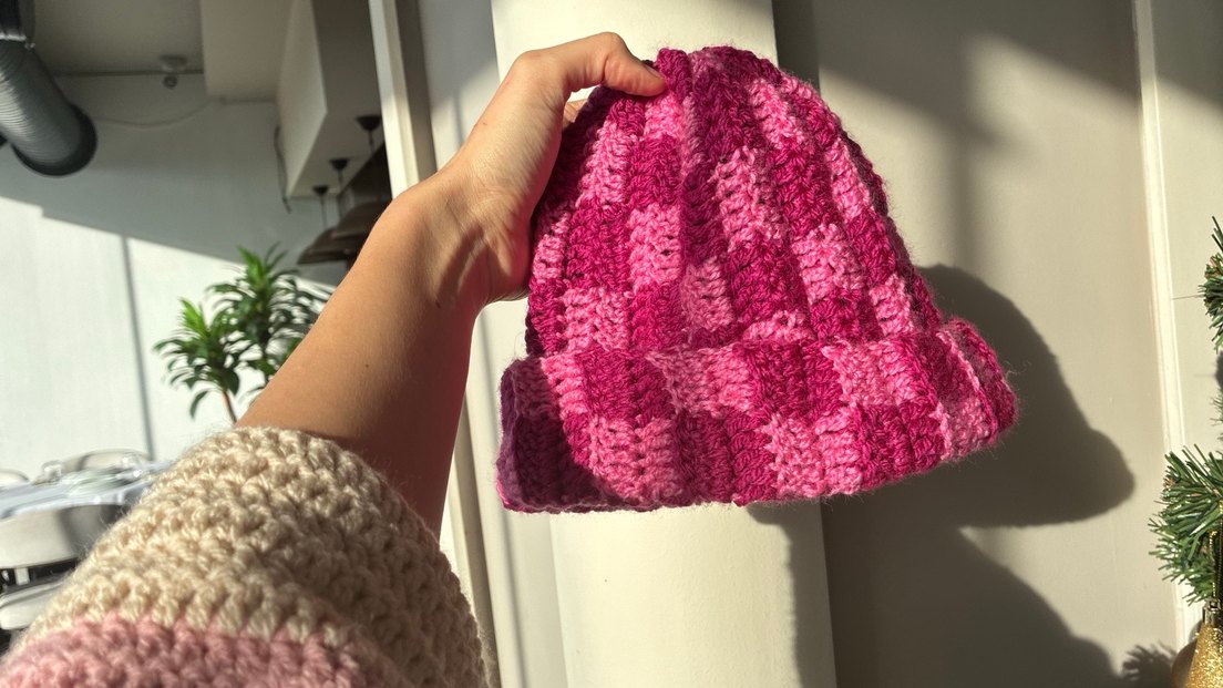 Pembe Örgü Kadın Bere - Görsel 2