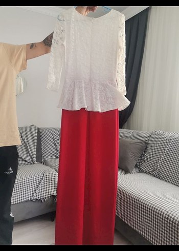 Beyaz Dantel Detaylı Kırmızı Uzun Elbise - Görsel 2