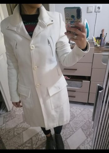 Düğmeli Beyaz Midi Kadın Kaban - Görsel 2