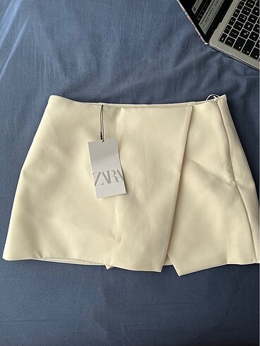 Zara şortlu mini etek