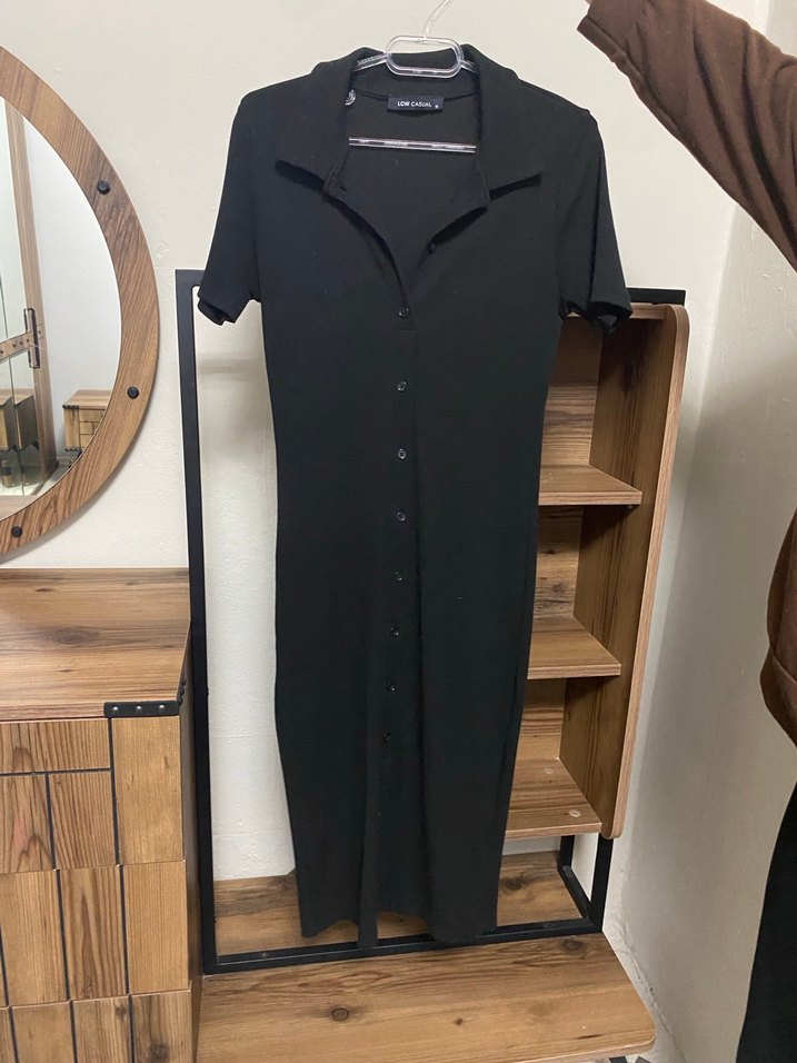 Düğmeli Siyah Midi Kadın Elbise - Görsel 3