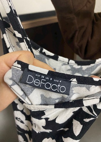 Beyaz Siyah Çiçekli Uzun Askılı Elbise - Görsel 4