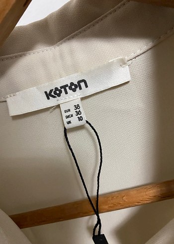 Bej Düğmeli Kolsuz Kadın Gömlek - Görsel 2