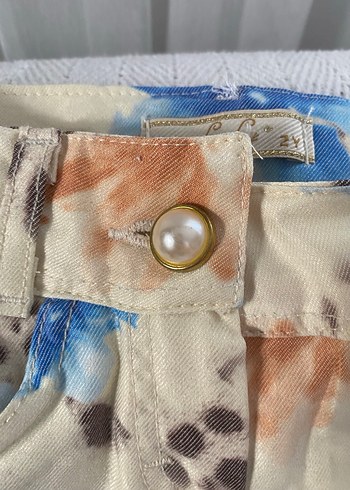 Düğmeli Bağlamalı Desenli Şort - Görsel 3