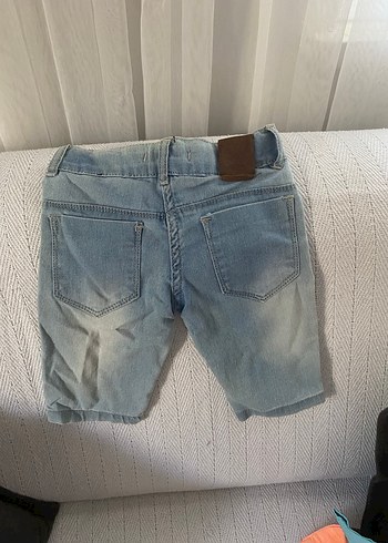 Nakışlı ve Payetli Kız Kot Şortu - Görsel 2