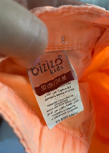 Düğmeli Parlak Turuncu kız Şort - Görsel 3