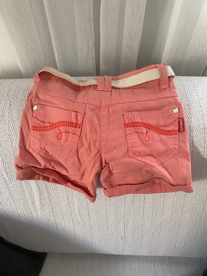 Beyaz Kemerli Pembe Mini Şort - Görsel 3