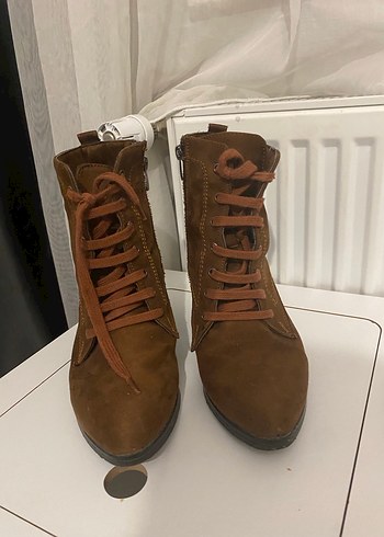 Kahverengi Süet Bağcıklı Kadın Bot - Görsel 2