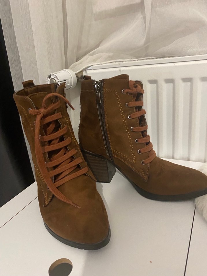 Kahverengi Süet Bağcıklı Kadın Bot - Görsel 3