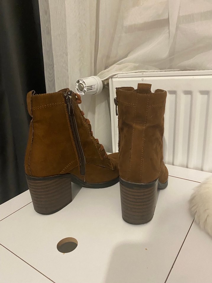 Kahverengi Süet Bağcıklı Kadın Bot - Görsel 4