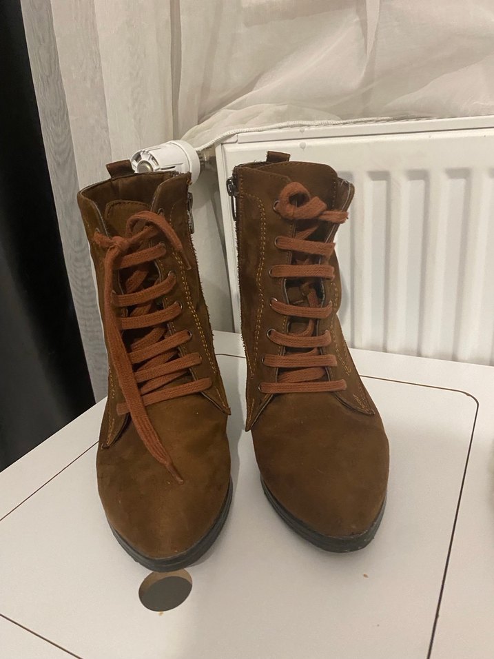 Kahverengi Süet Bağcıklı Kadın Bot - Görsel 2