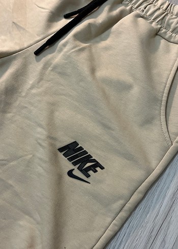 Nike Bej Rahat Kesim Erkek Şort - Görsel 2