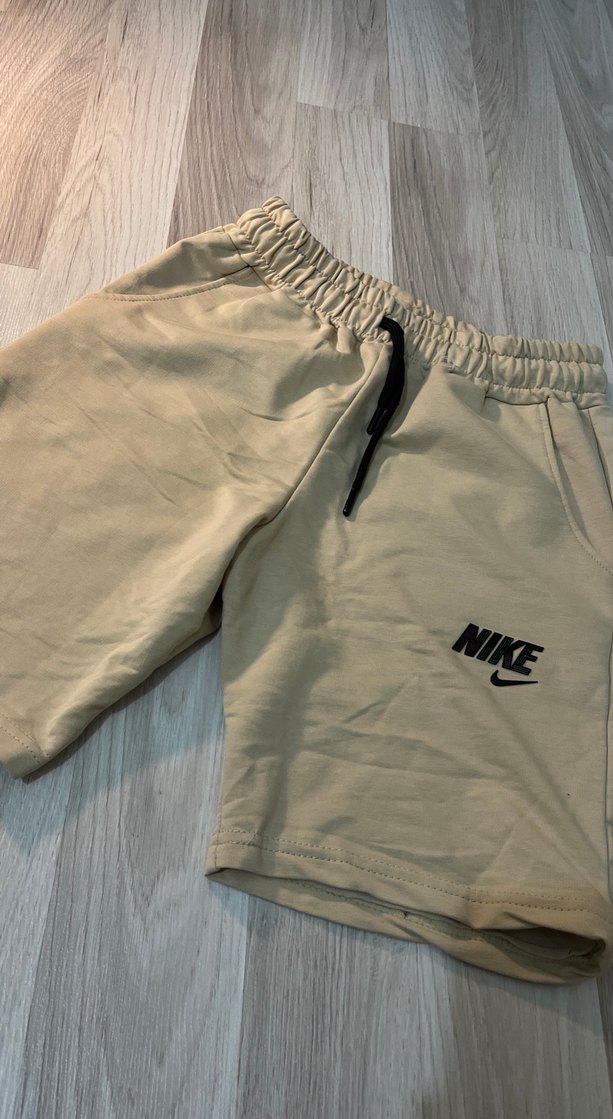Nike Bej Rahat Kesim Erkek Şort - Görsel 4
