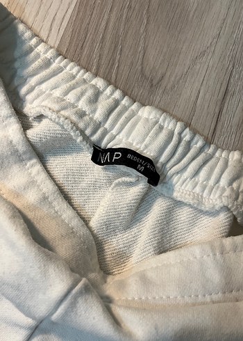 Beyaz Midi Şort - Görsel 3