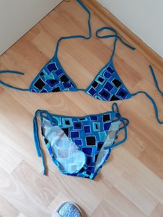 Mavi bikini takımı