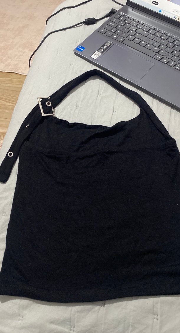 Kadın Siyah bluz omuzdan takmalı - Görsel 3