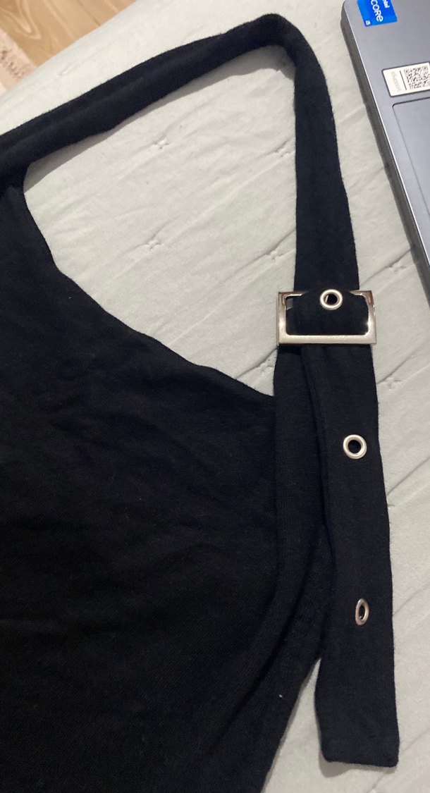 Kadın Siyah bluz omuzdan takmalı - Görsel 2