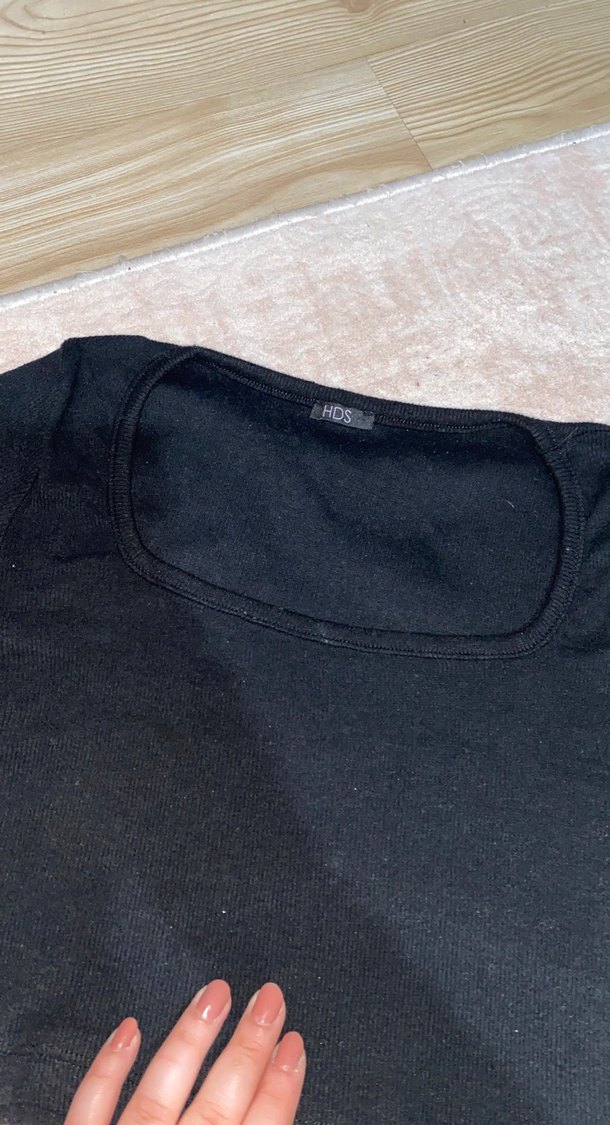 Siyah Kısa Kollu Crop Top - Görsel 2