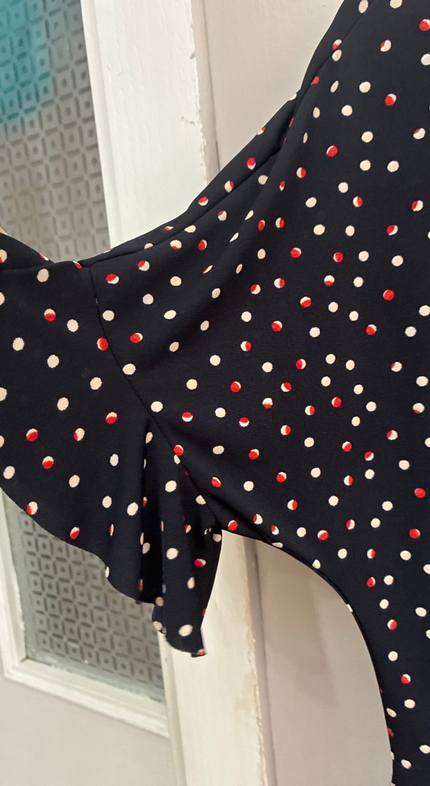 Puantiye Desenli Siyah Midi Elbise - Görsel 3