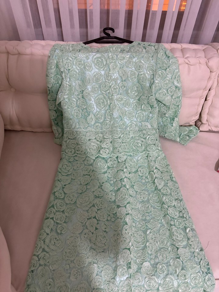 Yeşil Nakışlı Uzun Dantel Kadın Elbise - Görsel 4