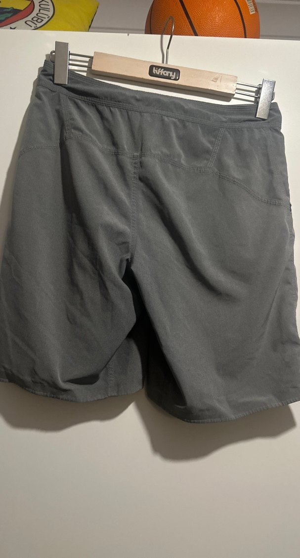 Gri Bel Bantlı Erkek Şort - Görsel 5