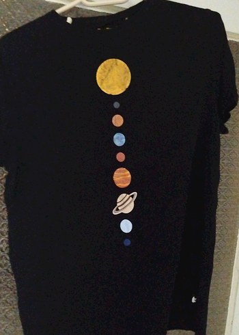 Düğmeli Siyah Tişörtü - Görsel 2