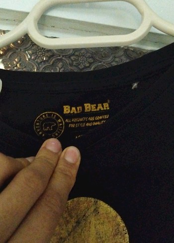 Düğmeli Siyah Tişörtü - Görsel 3