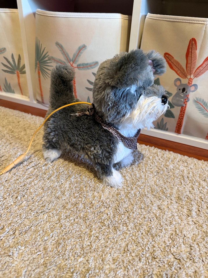 Gri Peluş Köpek Oyuncak yürüyor ve havluyor - Görsel 3