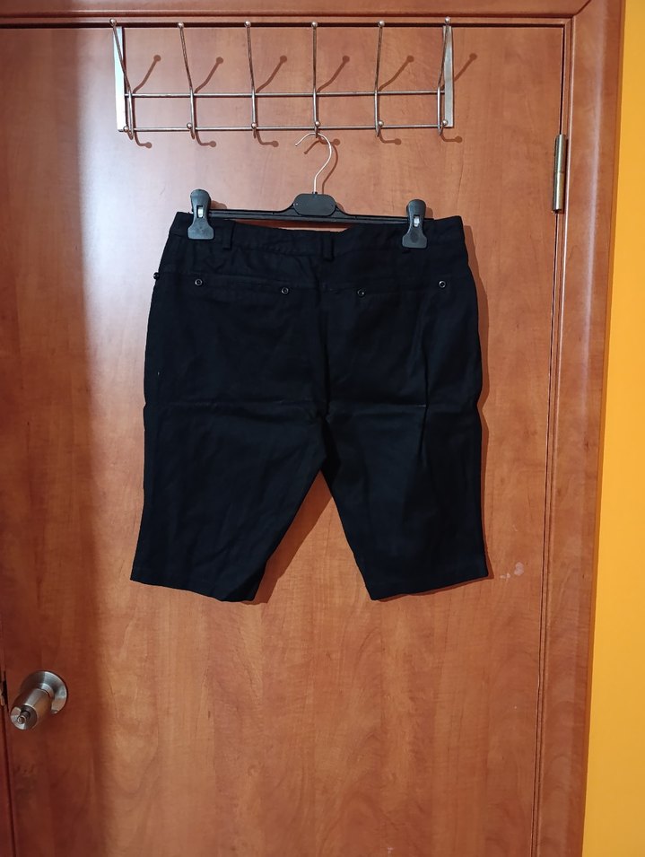 Kadın Siyah Kemerli Mini Bermuda Kumaş Şort - Görsel 2