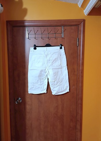 Kadın Beyaz Pamuklu Bermuda Şort - Görsel 2