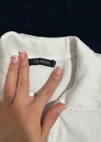 beyaz polo yaka kısa kollu tişört - Görsel 2